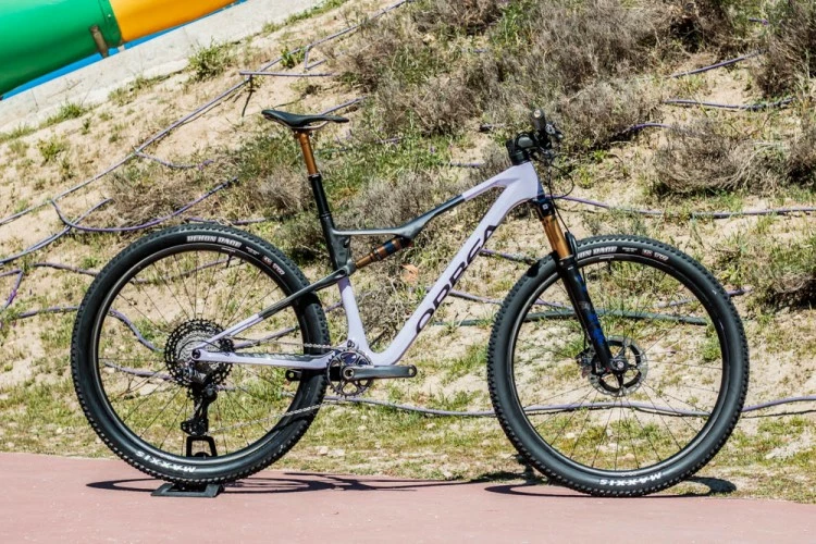 BICICLETA MONTAÑA DOBLE SUSPENSIÓN ORBEA OIZ M-TEAM 2023 - Imagen 3